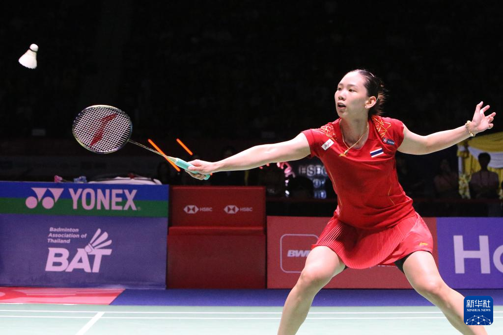 网比赛中 网比赛中