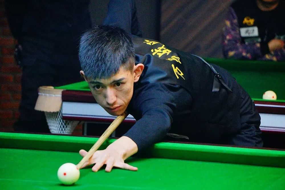 摆或边翼卫 摆或边翼卫